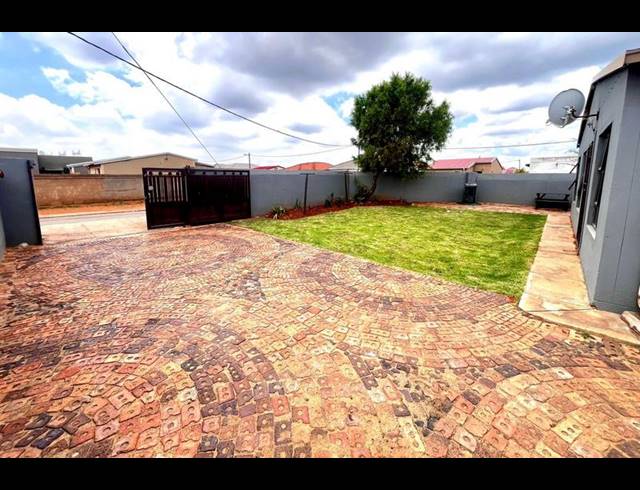 3 BEDROOM HOUSE FOR SALE IN GLEN RIDGE